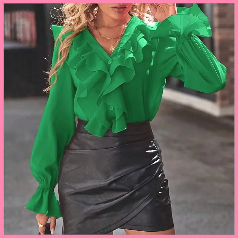 Blouses - Elegancka bluzka damska z dekoltem w