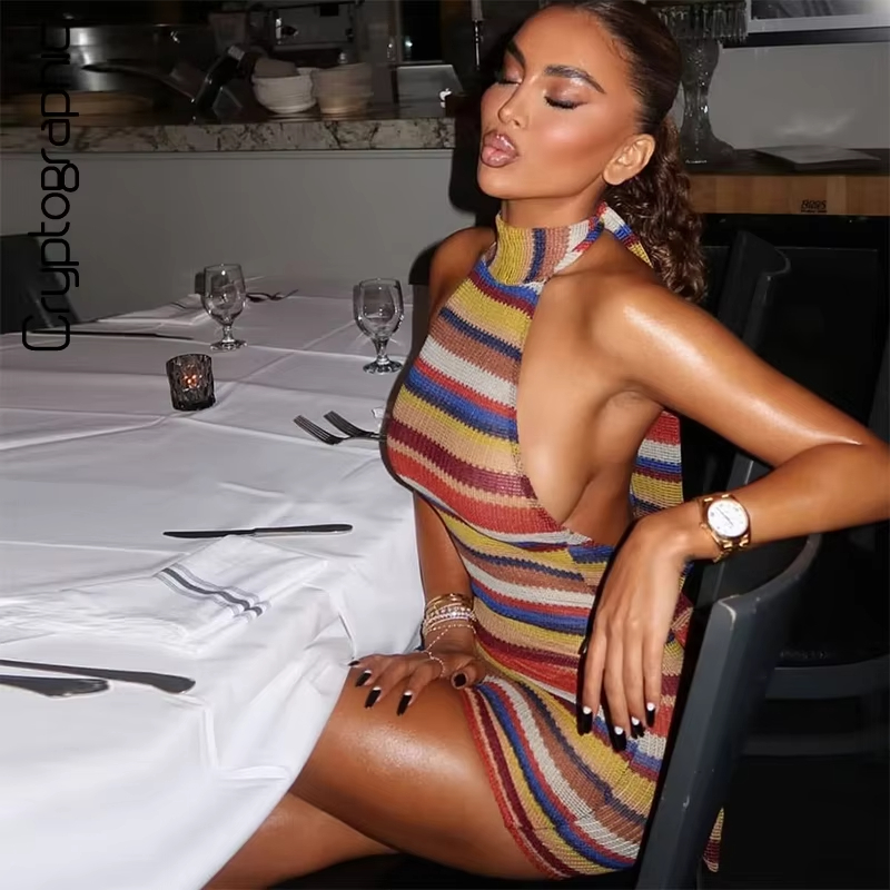 Krótka sukienka mini z dzianin – Y2K Backless Halter Mini Dress recenzja i cena